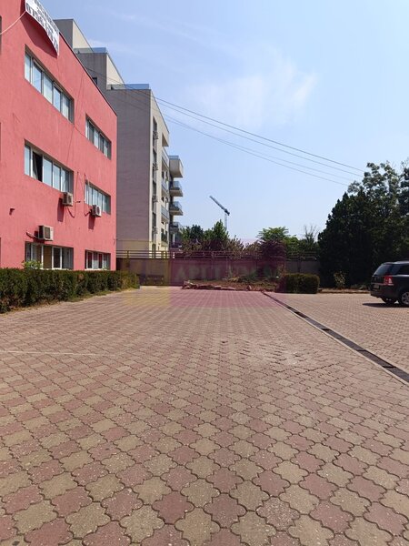 Spatiu SHOWROOM | DEPOZIT 3800 mp | Splaiul Unirii